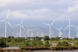 Le Vietnam s’engage à réduire sa dépendance au charbon et à développer davantage les énergies renouvelables, notamment l’éolien et le solaire. Photo: VNA
