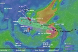 Le typhon Kalmaegi, la 13e tempête à se former en Mer Orientale cette année se déplaçait directement vers les provinces du Centre du Vietnam les 6 et 7 novembre. Photo: VNA