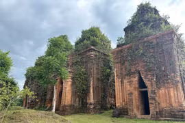 Le groupe de tours de Khuong My date du début du Xe siècle et est considérée comme un groupe de tours Cham relativement intact à ce jour. Photo: VNA