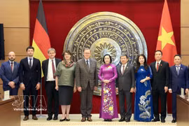 La vice-présidente de l’Assemblée nationale vietnamien, Nguyen Thi Thanh,rencontre le vice-président du Bundestag allemand, Bodo Ramelow. Photo: VNA