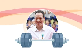 Le para-powerlifteur Lê Van Công décoré de la Médaille française de la Jeunesse et des Sports et de l’Engagement Associatif