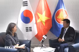 L'ambassadeur du Vietnam en République de Corée, Vu Hô lors de l'interview accordée à l'Agence vietnamienne d'information. Photo: VNA