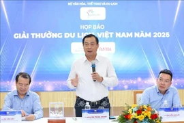 Lors de la Conférence de presse marquant le lancement des Prix du Tourisme vietnamien 2025. Photo:VNA
