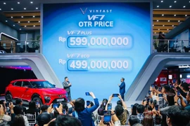 VinFast lance le SUV 100 % électrique VF 7 en Indonésie. Photo: VNA