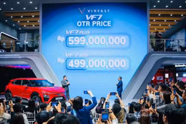 VinFast lance le SUV 100 % électrique VF 7 en Indonésie. Photo: VNA