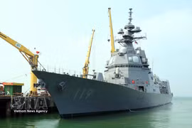 Le destroyer JS Asahi des Forces maritimes d’autodéfense japonaises au port de Tiên Sa, à Da Nang. Photo: VNA