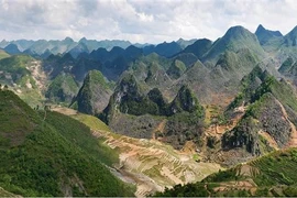 Le haut plateau karstique de Dông Van sacré « Meilleure destination culturelle régionale en Asie 2025 »