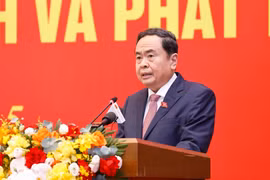 Le président de l'Assemblée nationale, Trân Thanh Mân s'exprime au séminaire. Photo: VNA