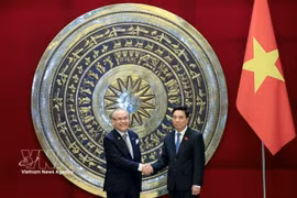 Le vice-président de l'Assemblée nationale vietnamienne, Nguyen Doan Anh (droite) et le secrétaire général de l'Assemblée interparlementaire de l'Association des nations de l'Asie du Sud-Est (AIPA), Chem Widhya. Photo: VNA