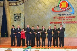 Cérémonie d'ouverture du 16e Sommet de l'ASEAN, le 8 avril 2010 à Hanoï. Photo: VNA