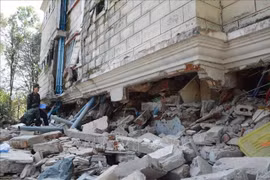 Des secouristes vietnamiens à Naypyidaw. Photo: VNA