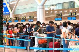 Le 20 février, l’aéroport international de Tan Son Nhat devrait accueillir plus de 170 000 passagers. Photo: vietnamnet.vn