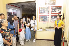 Visiteurs au Musée de la victoire de Dien Bien Phu. Photo: VNA
