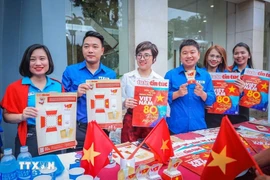 Le journal Tuần Tin tức publie des posters immersifs en l'honneur du 80e anniversaire de la Fête nationale. Photo: VNA