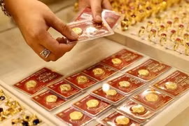 Une bourse de l’or nationale est jugée essentielle pour rétablir l’ordre, contrôler l’offre et la demande, et instaurer un canal transparent. Photo: VNA