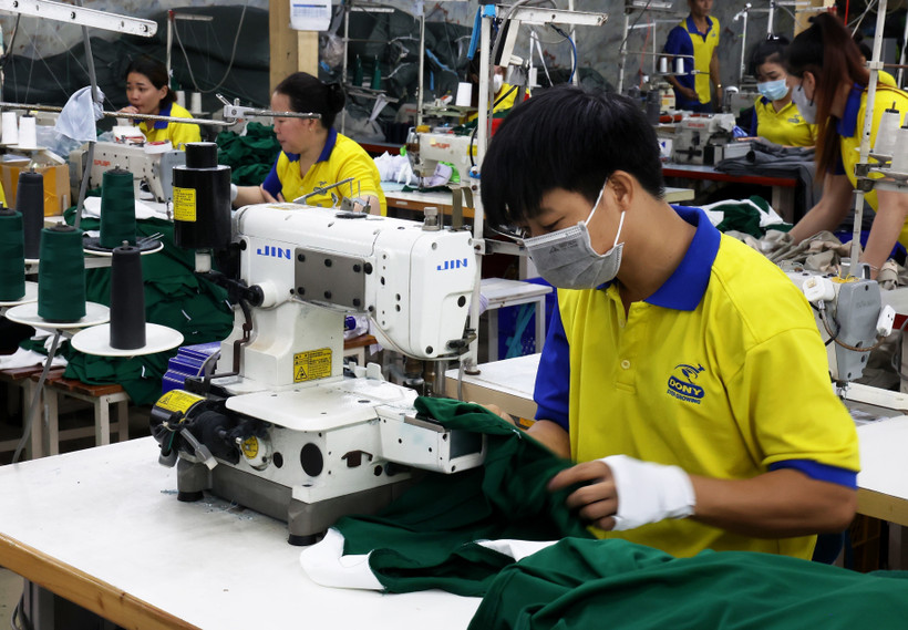 Chaîne de production à la Sarl Dony à Hô Chi Minh-Ville. Photo: VNA
