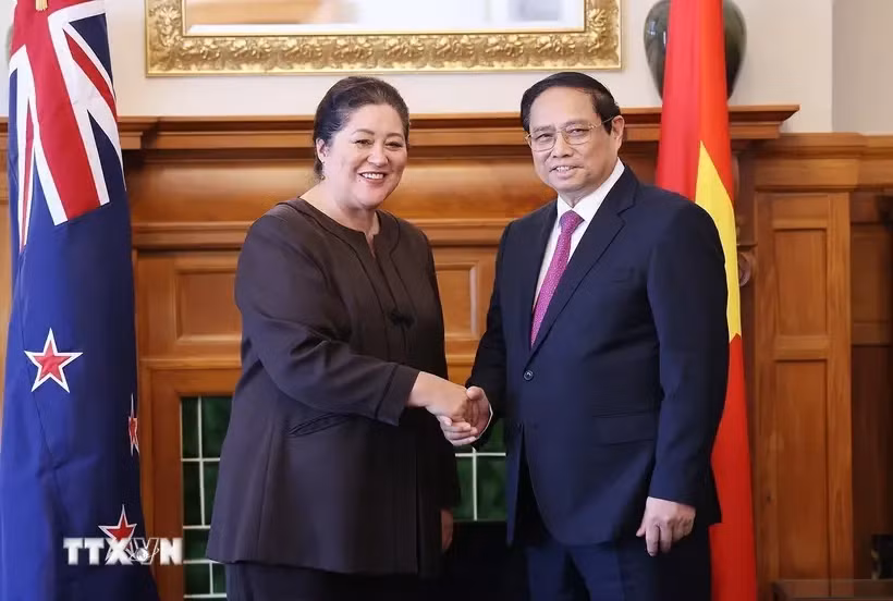  Le Premier ministre Pham Minh Chinh (droite) et la gouverneure générale de la Nouvelle-Zélande, Dame Cindy Kiro, à Wellington le 11 mars 2024. Photo: VNA