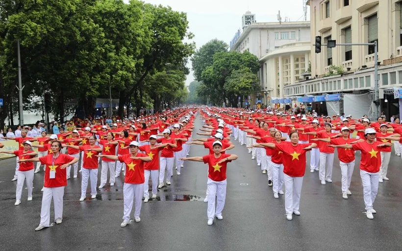 Vietnam avec les efforts continus pour protéger les droits de l'homme et lutter contre la criminalité mondiale