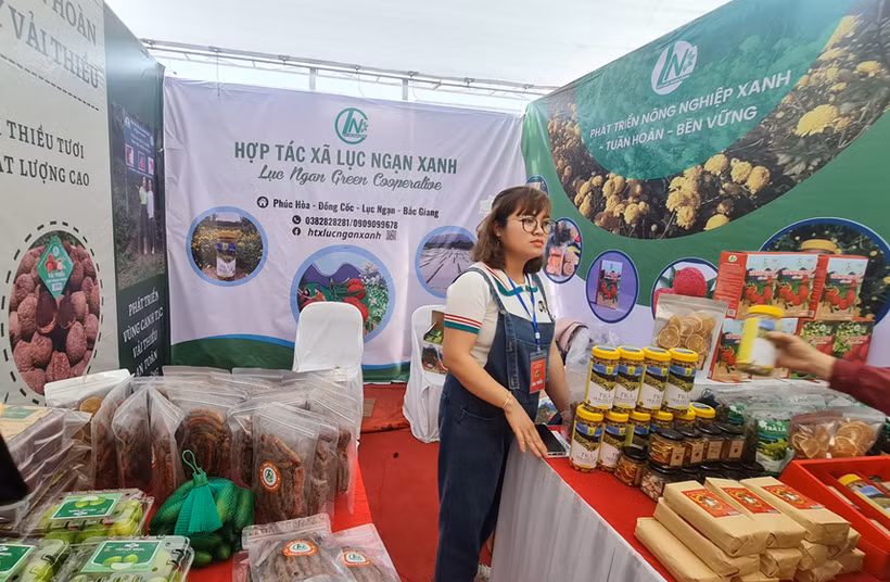Plusieurs produits agricoles de Bac Giang présentés sur des platesformes électroniques. Photo: https://baotainguyenmoitruong.vn/