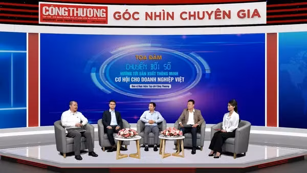 Débat "Transformation numérique pour une fabrication intelligente : opportunités pour les entreprises vietnamiennes". Photo: congthuong.vn