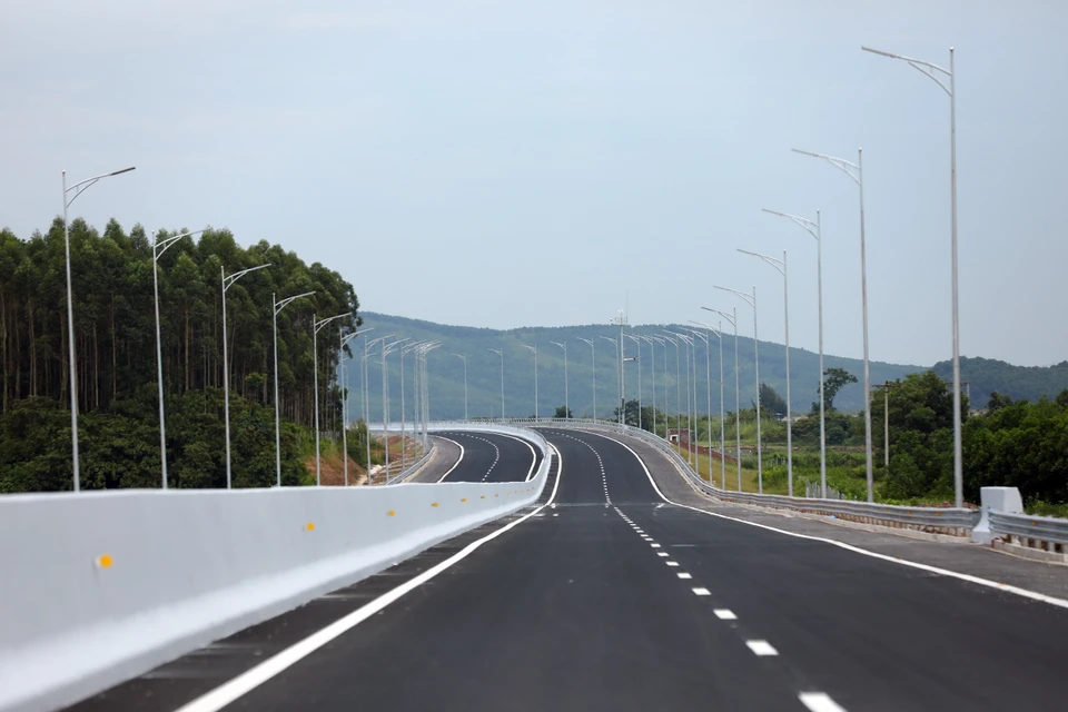 L'autoroute Vân Dôn - Mong Cai, qui devrait ouvrir un nouvel espace de développement pour la province de Quang Ninh (Nord) et l'ensemble du delta du fleuve Rouge, a été inaugurée le 1er septembre.