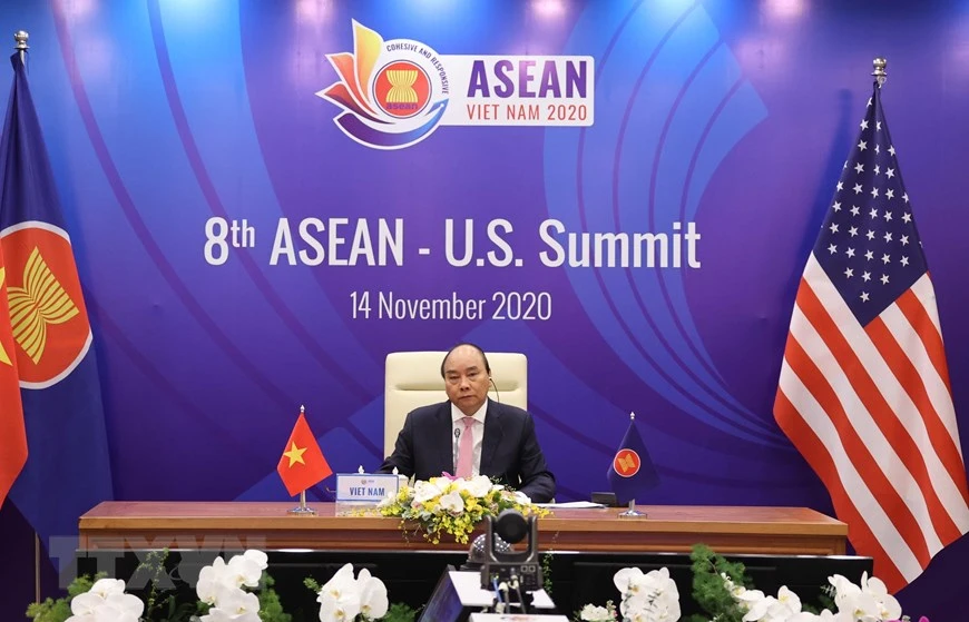 Le Premier ministre Nguyen Xuan Phuc, président de l'ASEAN 2020, a présidé samedi matin 14 novembre le 8e Sommet ASEAN-Etats-Unis, tenu en ligne. 