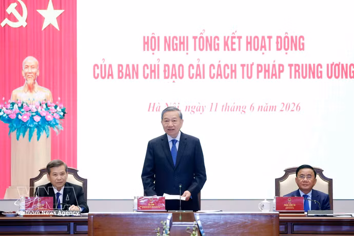Le secrétaire général du Parti communiste et président vietnamien, To Lam, a présidé la conférence de bilan des activités du Comité central de pilotage de la réforme judiciaire.
