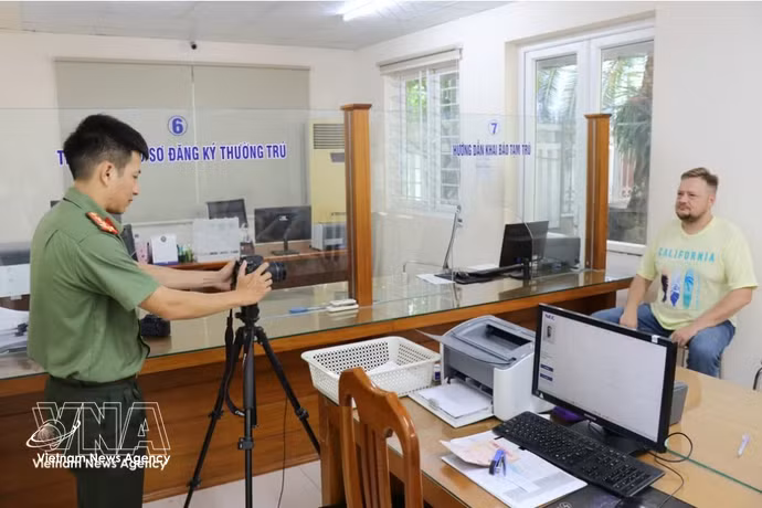 Les étrangers au Vietnam peuvent obtenir un compte d’identification électronique