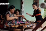 Le tissage de brocart: un trait culturel essentiel pour les femmes de l'ethnie Co Tu 