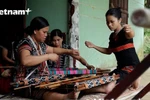 Le tissage de brocart: un trait culturel essentiel pour les femmes de l'ethnie Co Tu 