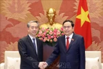 Le président de l'Assemblée nationale, Tran Thanh Man (droite), et l'ambassadeur de Chine au Vietnam, Xiong Bo, le 5 août à Hanoï. Photo: VNA