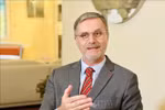 L'ambassadeur de France au Vietnam Olivier Brochet. Photo : VNA