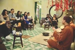 L’amour pour les arts traditionnels coule toujours dans les veines de nombreux jeunes vietnamiens. Photo : ND