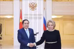 Le président de l'Assemblée nationale du Vietnam T,ran Thanh Man et la présidente du Conseil de la Fédération de l'Assemblée fédérale de la Fédération de Russie,Valentina Ivanovna Matvienko. Photo : VNA