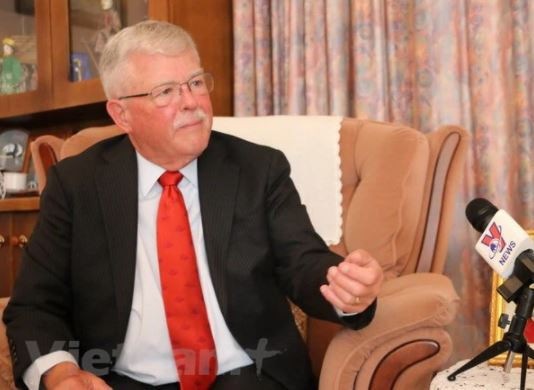 Le professeur Carl Thayer - Université de Nouvelle-Galles du Sud, en Australie. Photo: VNA Carl Thayer.jpg