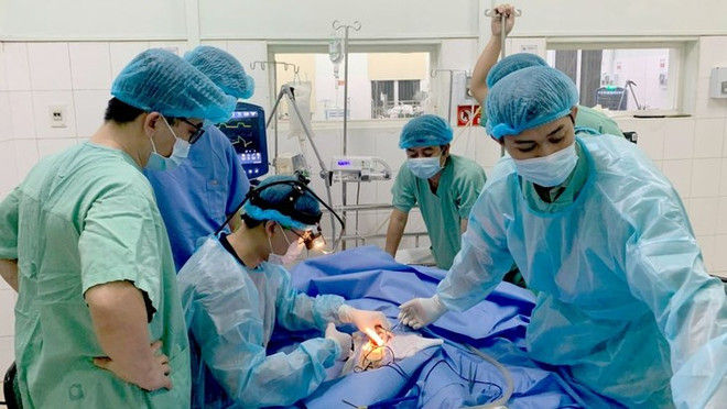 Transplantation d'organes à l'Hôpital central de Huê. Photo: VOV Transplantation d'organes à l'hôpital central de Huê.jpg