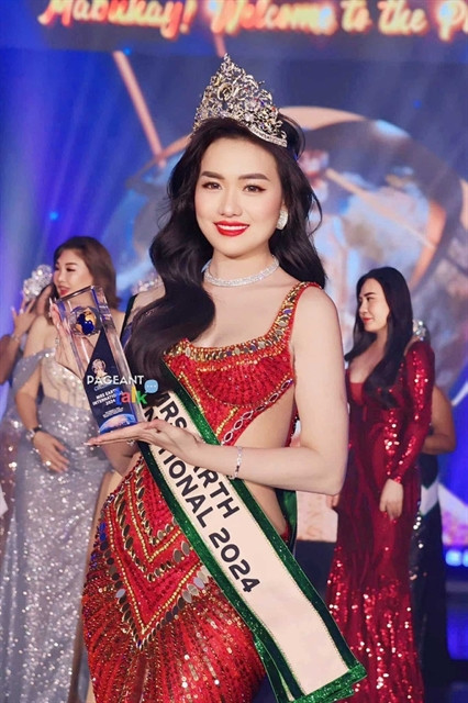 La représentante du Vietnam Vu Thi Hoa a été couronnée Mrs Earth International 2024 lors de la finale qui s’est tenue le 9 décembre aux Philippines. Photo nld.vn vu thi hoa.jpg