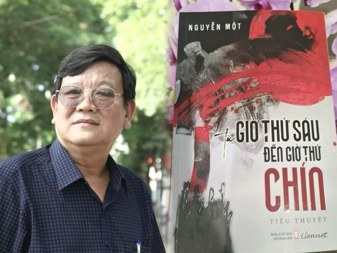 L'écrivain Nguyên Môt et l'oeuvre "De la sixième à la neuvième heure". Photo : TN Nguyên Môt.jpg