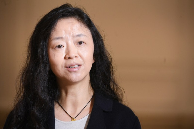 La professeur Yafang Cheng, directrice du Département de Chimie des Aérosols. Photo : nhandan.vn La professeure Yafang Cheng.jpg
