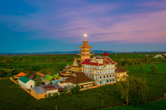 Pagode Buu Minh. Photo: thanhnien.vn pagode Bui Minh thanhnien.jpg