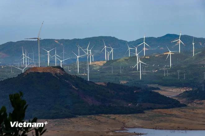 Le Vietnam prend des mesures pour atteindre l’objectif de zéro émission nette d’ici 2050. Photo d’illustration : VietnamPlus éolien.webp