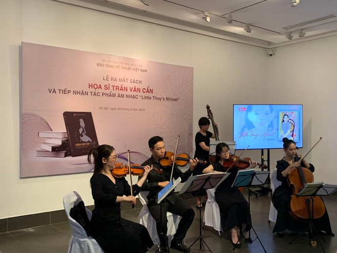 L’œuvre musicale "Little Thuy’s Minuet" exécutée par des jeunes artistes du Conservatoire national de musique du Vietnam, au Musée des beaux-arts Vietnam. Little Thuy’s Minuet.jpg