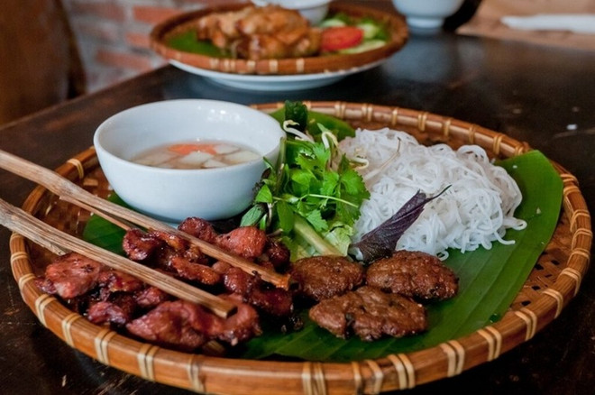 Le bún chả, un favori du déjeuner au Vietnam. Photo : celebritycruises bún chả,.jpg