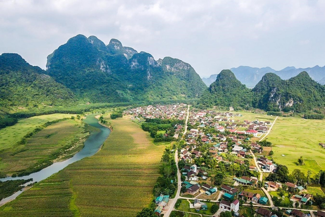 Le village de Tân Hoa, dans le district de Minh Hoa, province de Quang Binh (Centre), a été honoré en tant que "Meilleur village touristique du monde 2023". Photo : VNA Tân Hoa.png