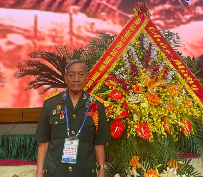 Le vétéran Nguyên Duc Nôi, à Hanoi, le 23 avril 2024. Photo : VNA Nguyễn Đức Nội.jpg