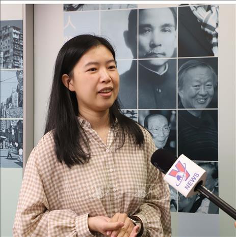 Sharon Zhang, assistante du rédacteur en chef du Centre des chroniques de Hong Kong. Photo: VNA Sharon Zhang.jpg