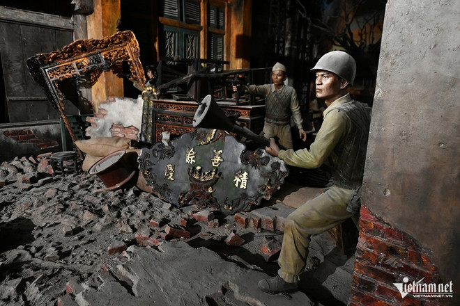 Maquette de la bataille de 60 jours et nuits pour défendre la capitale. Photo: Vietnamnet 60 jours et nuits pour défendre la capitale.jpg