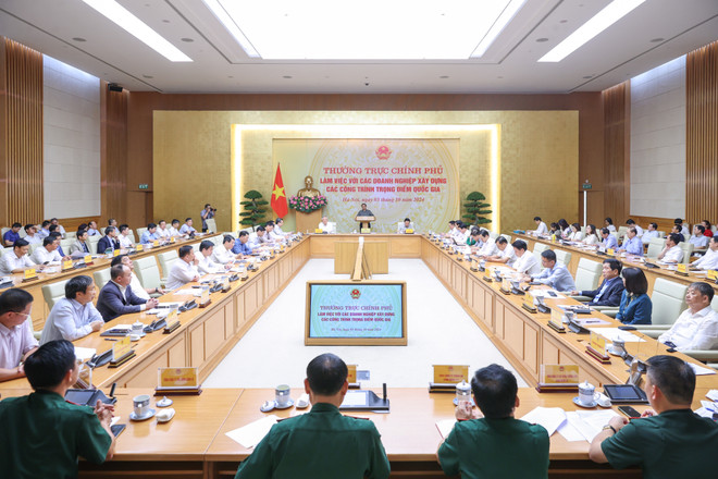 Vue de la séance de travail, à Hanoi, le 3 octobre. Photo: VGP VGP.jpg