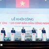 Cérémonie de lancement de la construction de la première usine vietnamienne de puces au Parc technologique de Hoa Lac à Hanoi, avec une production expérimentale prévue pour 2028. Photo: VNA