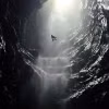 Une chute spectaculaire cachée sous terre révélée à Phong Nha-Ke Bang. Photo: tuoitre.vn